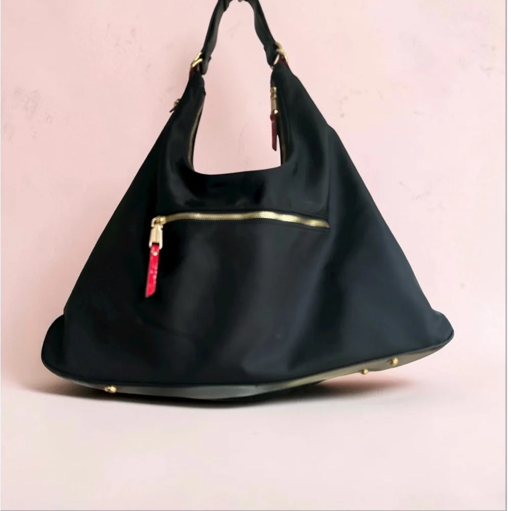 The Ellen Tracy Hobo Shoulder Bag– Sleek Everyday carry